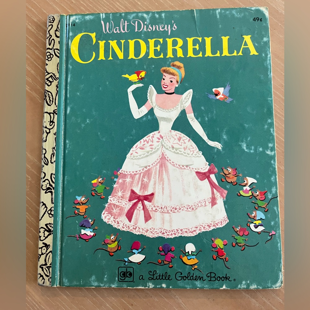 Set of 2 vintage Little Golden Books. - Picture 7 of 8